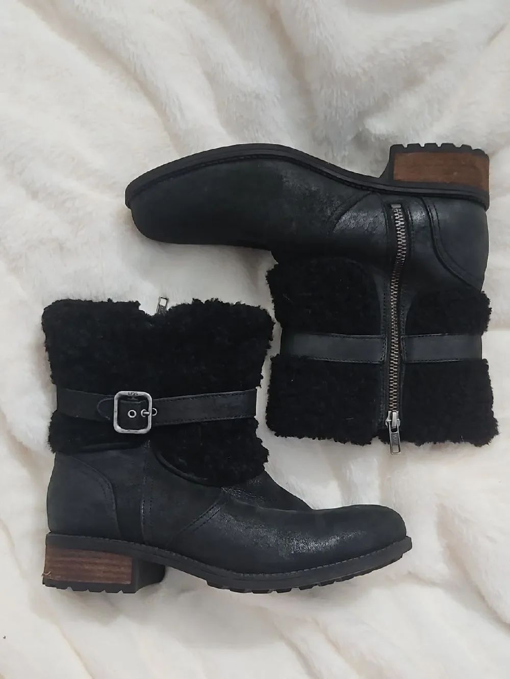 UGG Blayre II Sheepskin Moto Ankle Boots Black Leather Water Resistant Size 9